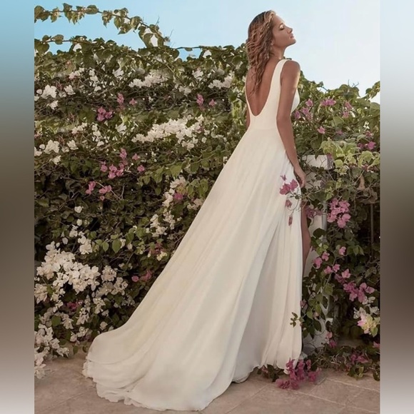 White chiffon bridal dress - Picture 4 of 6